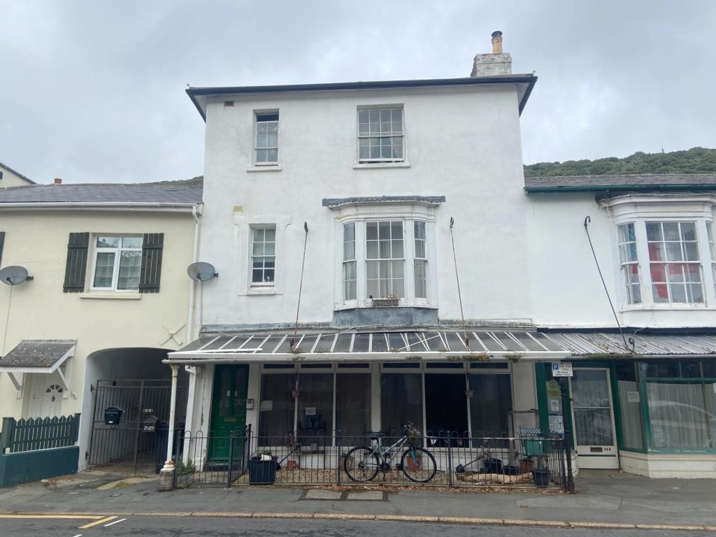 Lot: 99 - FREEHOLD BLOCK OF THREE TOWN CENTRE FLATS FOR INVESTMENT - Street View